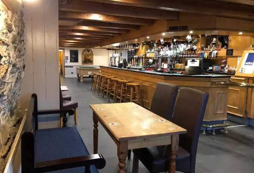 ユースホステル The Galleon Inn