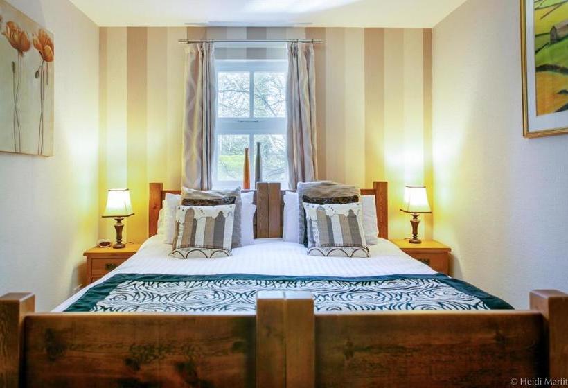 فندق صغير The Old Hall Inn