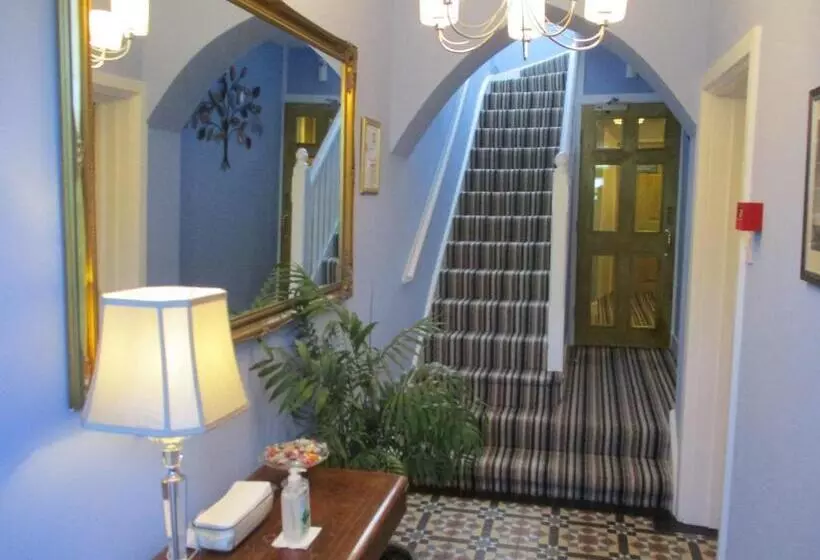 ペンション Gate Lodge Guest House