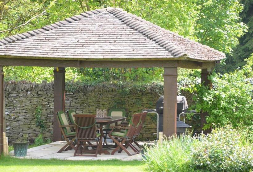 بنسيون Woodland Guesthouse