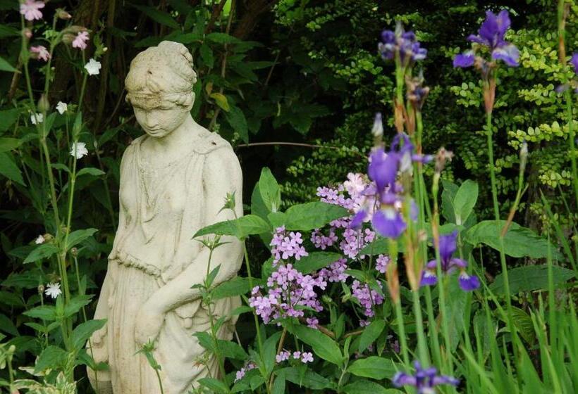 بنسيون Woodland Guesthouse