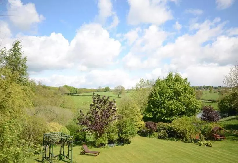 Majatalo Woodland Guesthouse