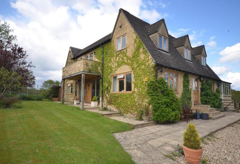 بنسيون Woodland Guesthouse