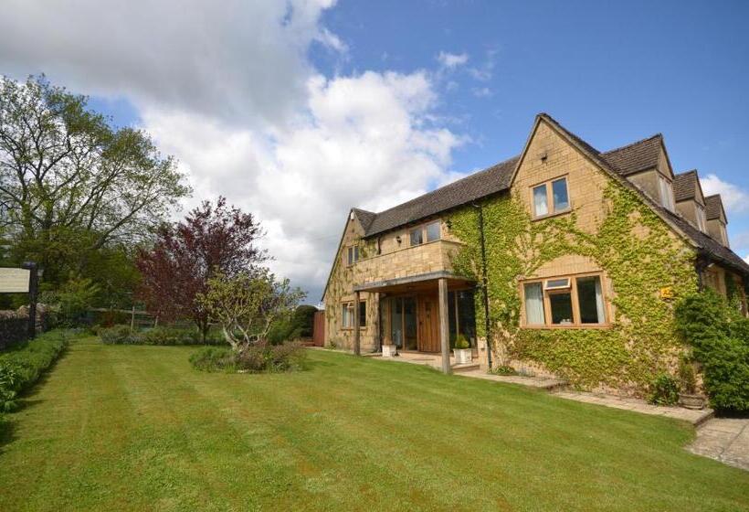 بنسيون Woodland Guesthouse