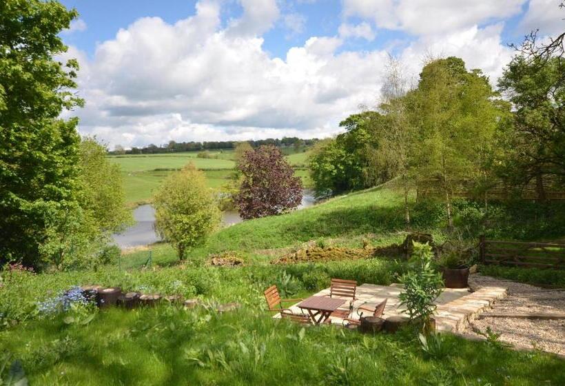 بنسيون Woodland Guesthouse