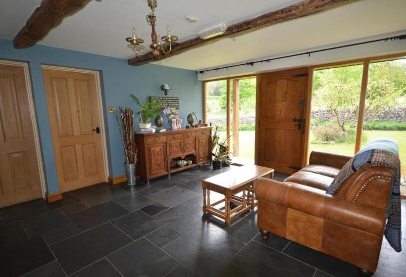 بنسيون Woodland Guesthouse