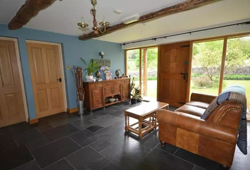 Majatalo Woodland Guesthouse