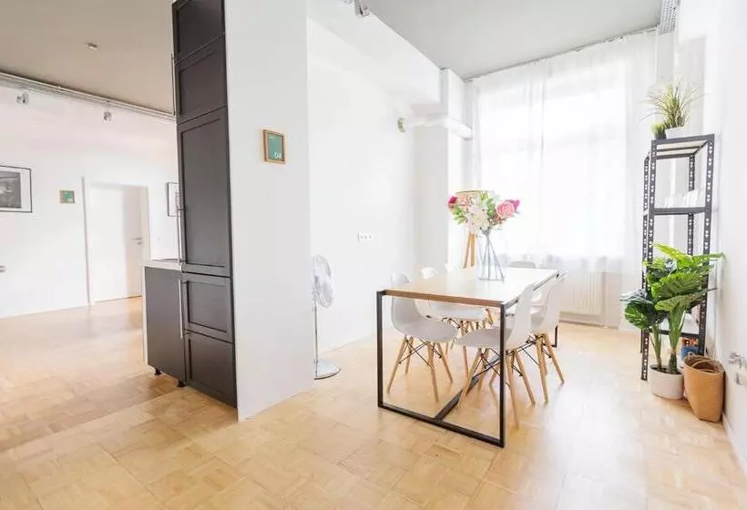 Majatalo Green Residence Boutique Lofts & Villa