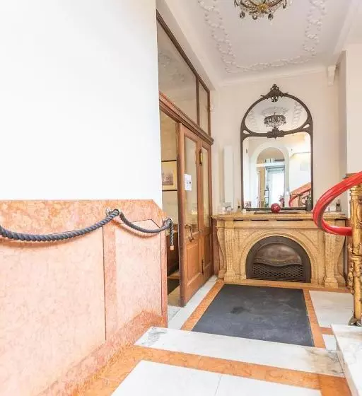 Majatalo Green Residence Boutique Lofts & Villa