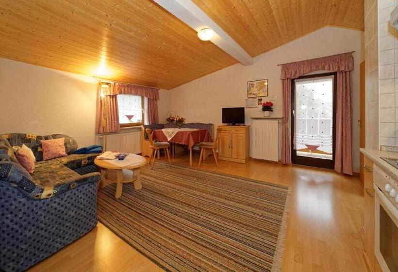 Berghof Pension Und Ferienwohnungen