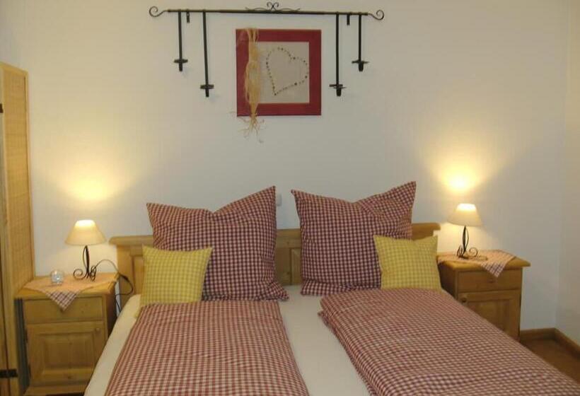 Pensão Zum Egerländer Fachwerkhof