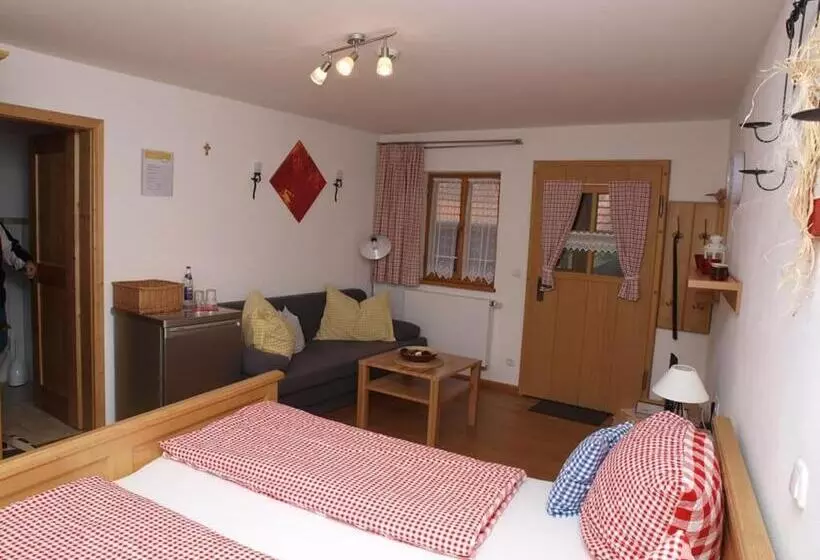 Majatalo Zum Egerländer Fachwerkhof