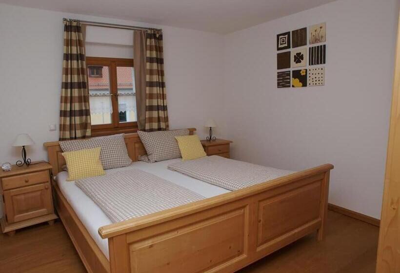 Pensão Zum Egerländer Fachwerkhof