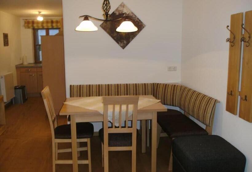 Pensão Zum Egerländer Fachwerkhof