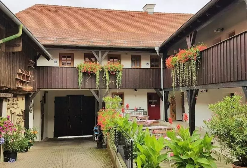 Majatalo Zum Egerländer Fachwerkhof