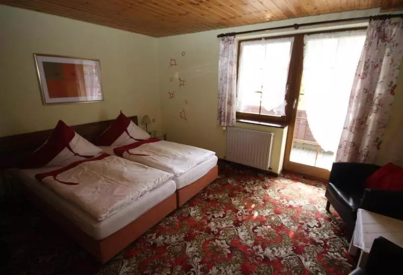 ユースホステル Gasthof Küssaburg