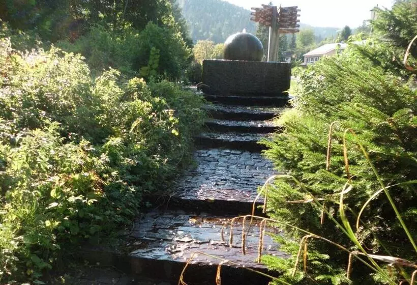 Aamiaismajoitus (B&B) Landhaus Enztalperle