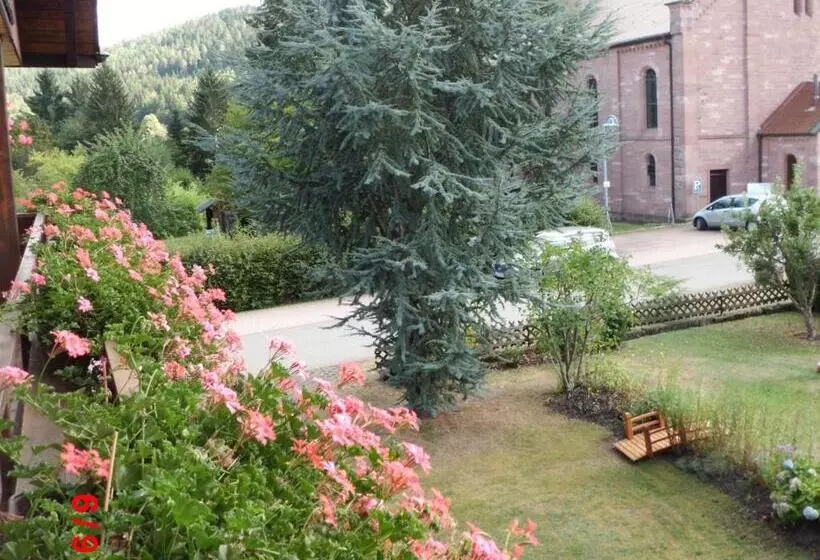 Aamiaismajoitus (B&B) Landhaus Enztalperle