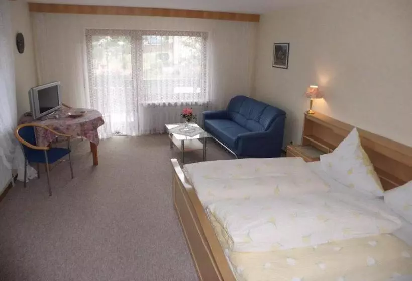 Aamiaismajoitus (B&B) Landhaus Enztalperle