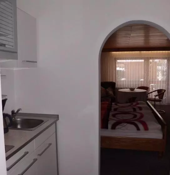 Aamiaismajoitus (B&B) Landhaus Enztalperle