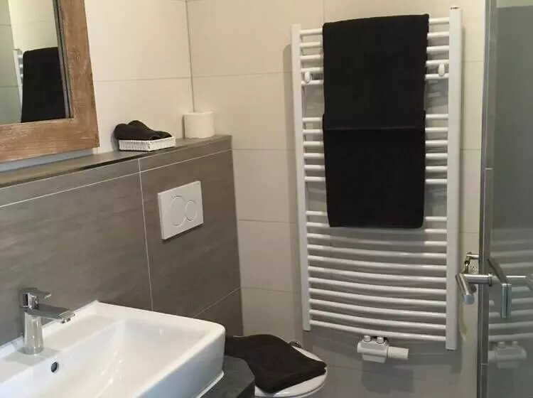 Majatalo Boardinghouse Alte Bank