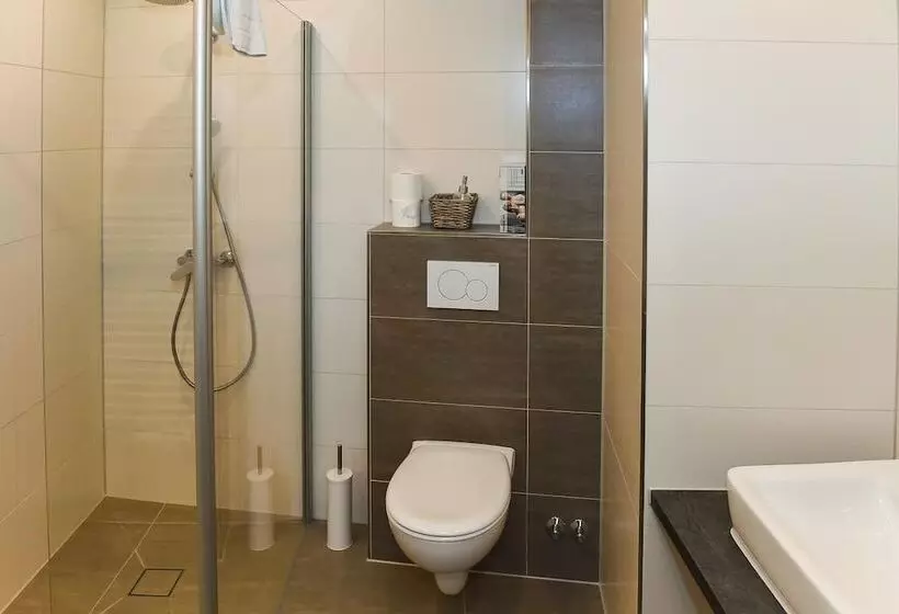 Majatalo Boardinghouse Alte Bank