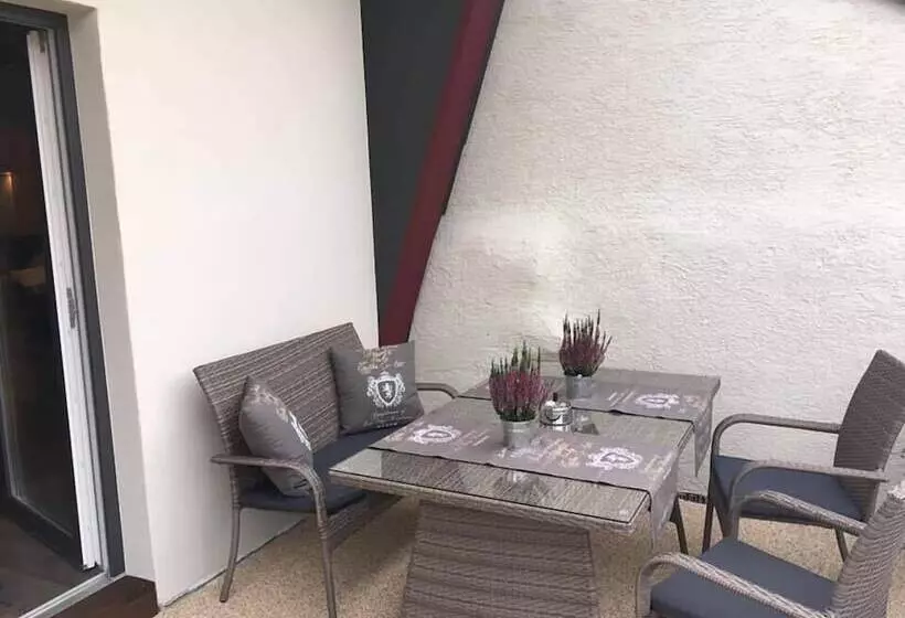 Majatalo Boardinghouse Alte Bank