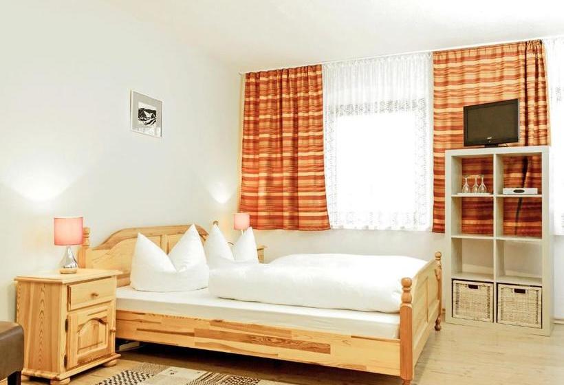 ユースホステル Berggasthof Lusen