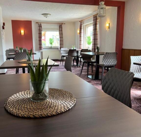 호스텔 Landgasthof Drei Eichen