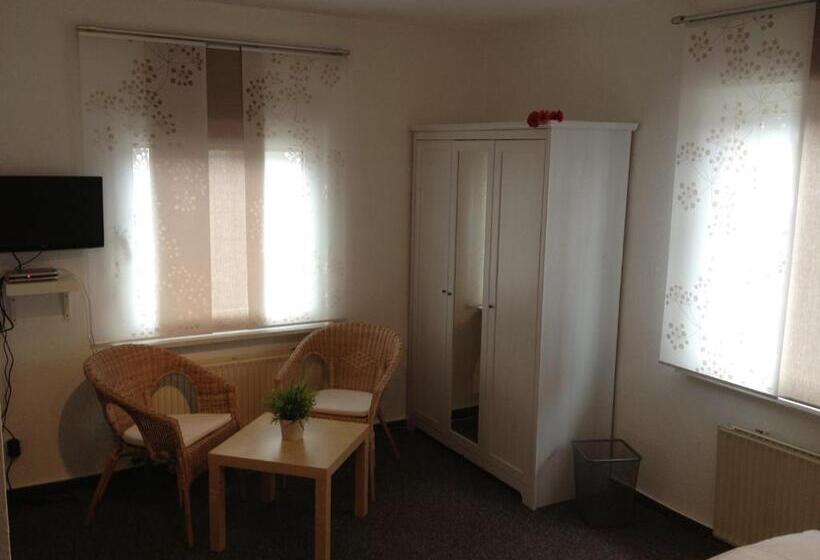 호스텔 Landgasthof Drei Eichen