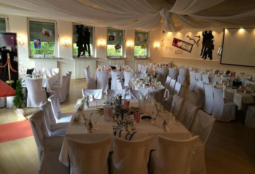 호스텔 Landgasthof Drei Eichen