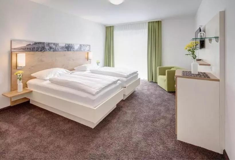 Retkeilymaja Vinotel Heinz J. Schwab