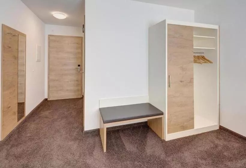 Retkeilymaja Vinotel Heinz J. Schwab