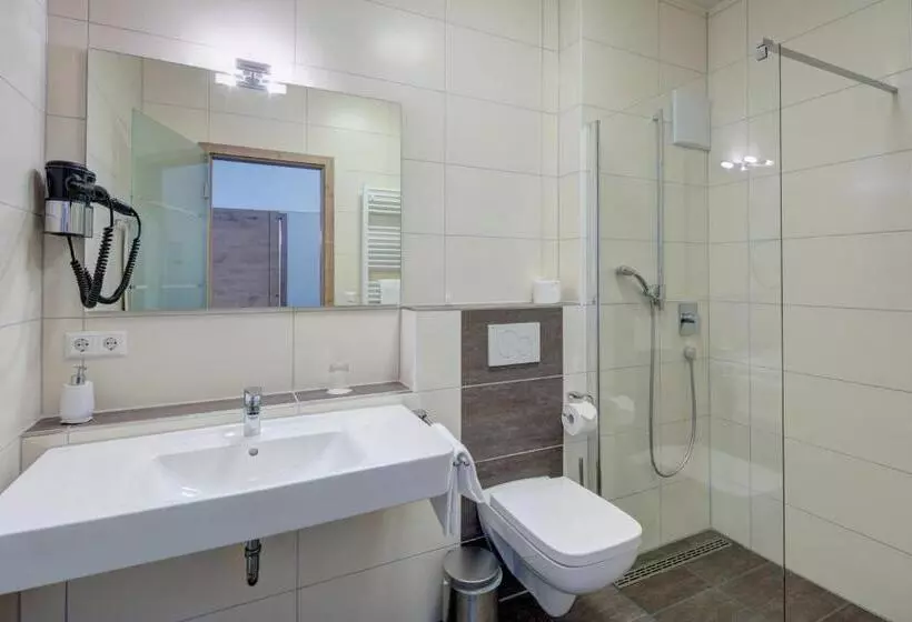 Retkeilymaja Vinotel Heinz J. Schwab