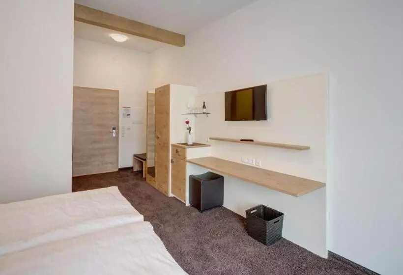 Retkeilymaja Vinotel Heinz J. Schwab