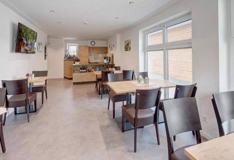 Retkeilymaja Vinotel Heinz J. Schwab