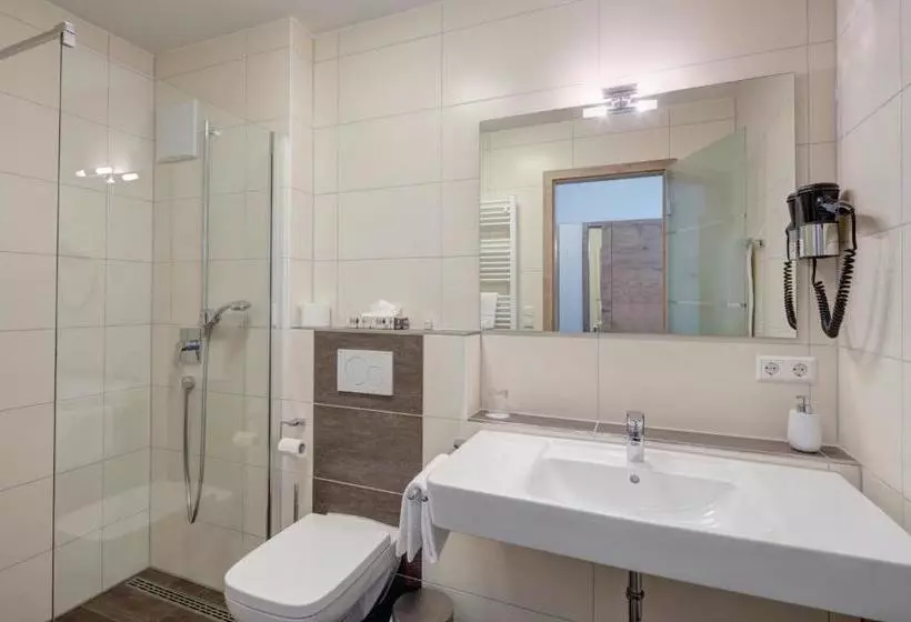 Retkeilymaja Vinotel Heinz J. Schwab