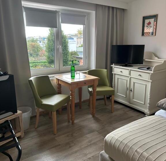 פנסיון Birnbom Warnemünde