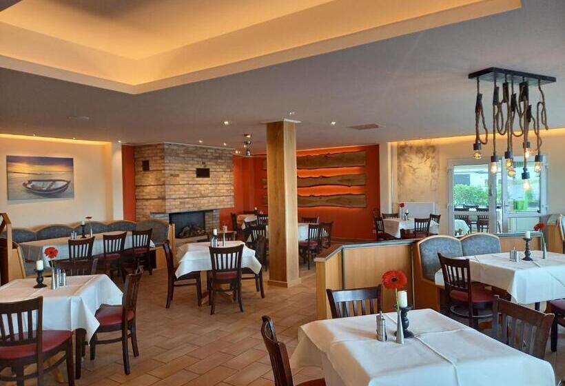 Пансион Bootshaus Neustrelitz