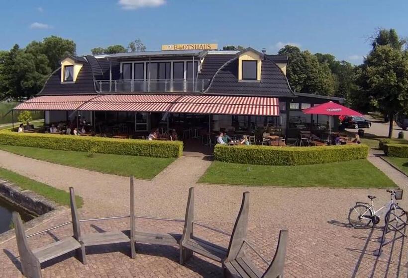 Пансион Bootshaus Neustrelitz