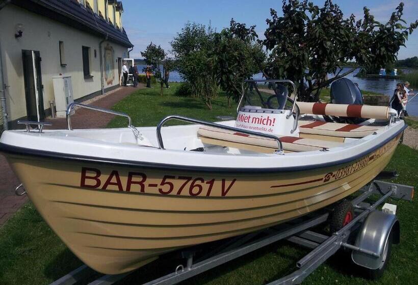 Пансион Bootshaus Neustrelitz