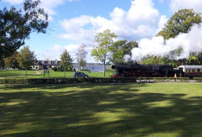 Пансион Bootshaus Neustrelitz