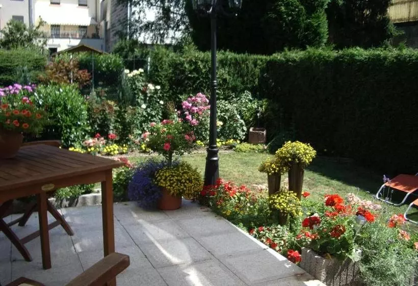 ペンション Gästehaus Resi