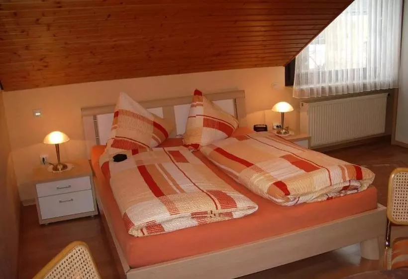 ペンション Gästehaus Resi