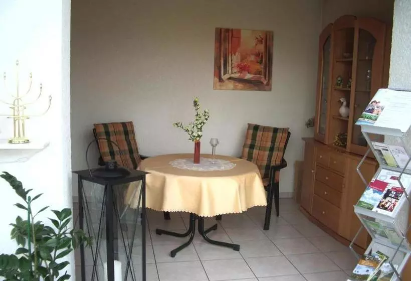 ペンション Gästehaus Resi