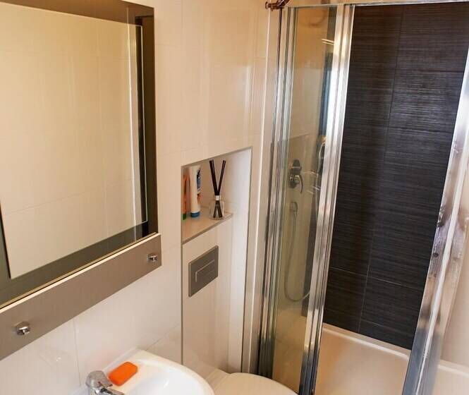 پانسیون Littlefriedrichrooms At Propellerwerk