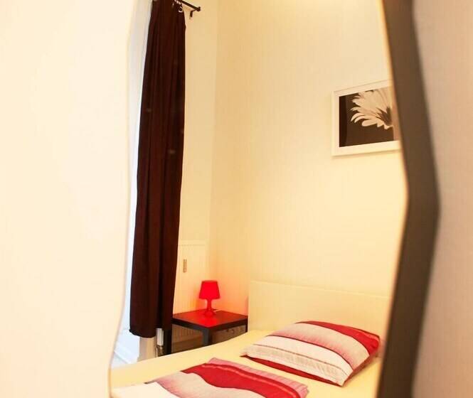 پانسیون Littlefriedrichrooms At Propellerwerk