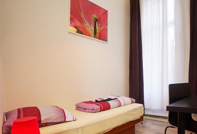 پانسیون Littlefriedrichrooms At Propellerwerk