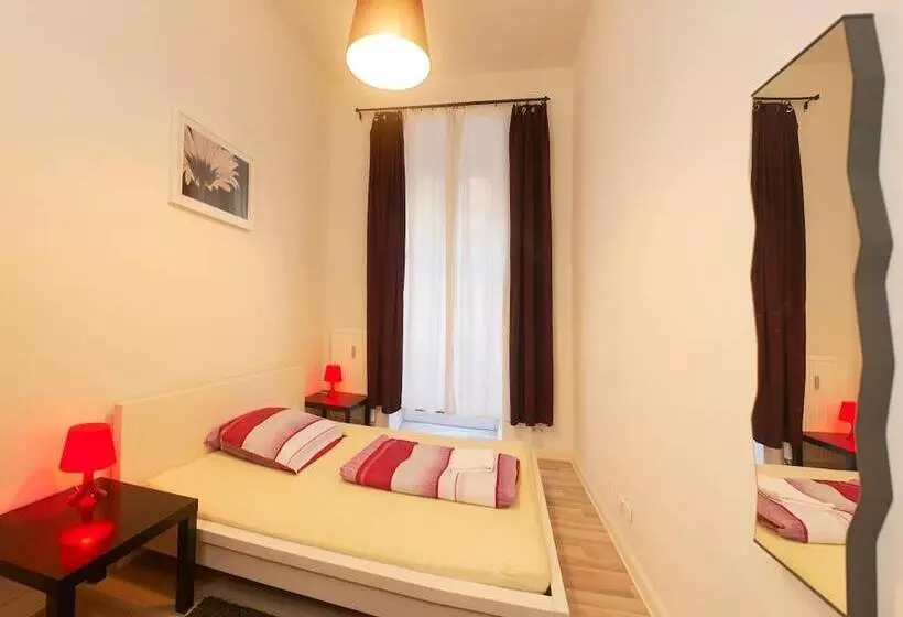 پانسیون Littlefriedrichrooms At Propellerwerk