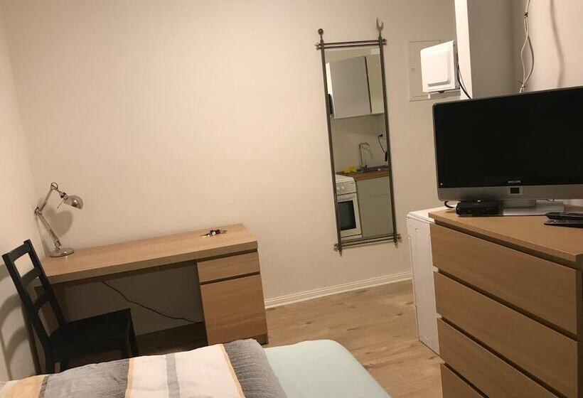 پانسیون Littlefriedrichrooms At Propellerwerk